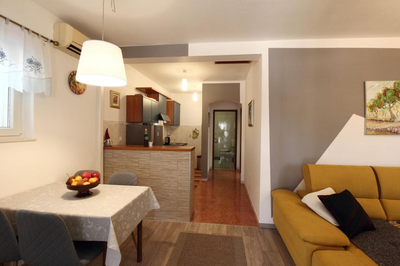 Apartment Marita Čilipi エクステリア 写真