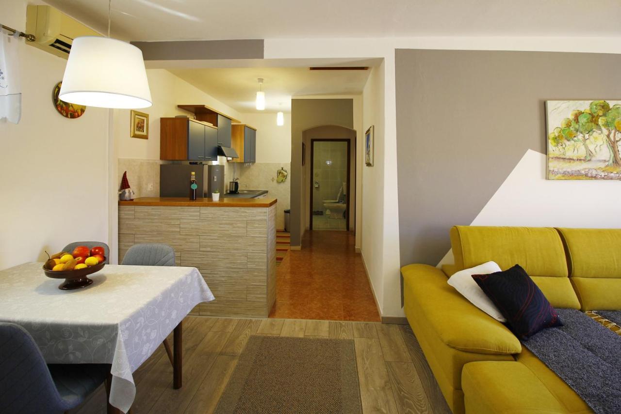 Apartment Marita Čilipi エクステリア 写真